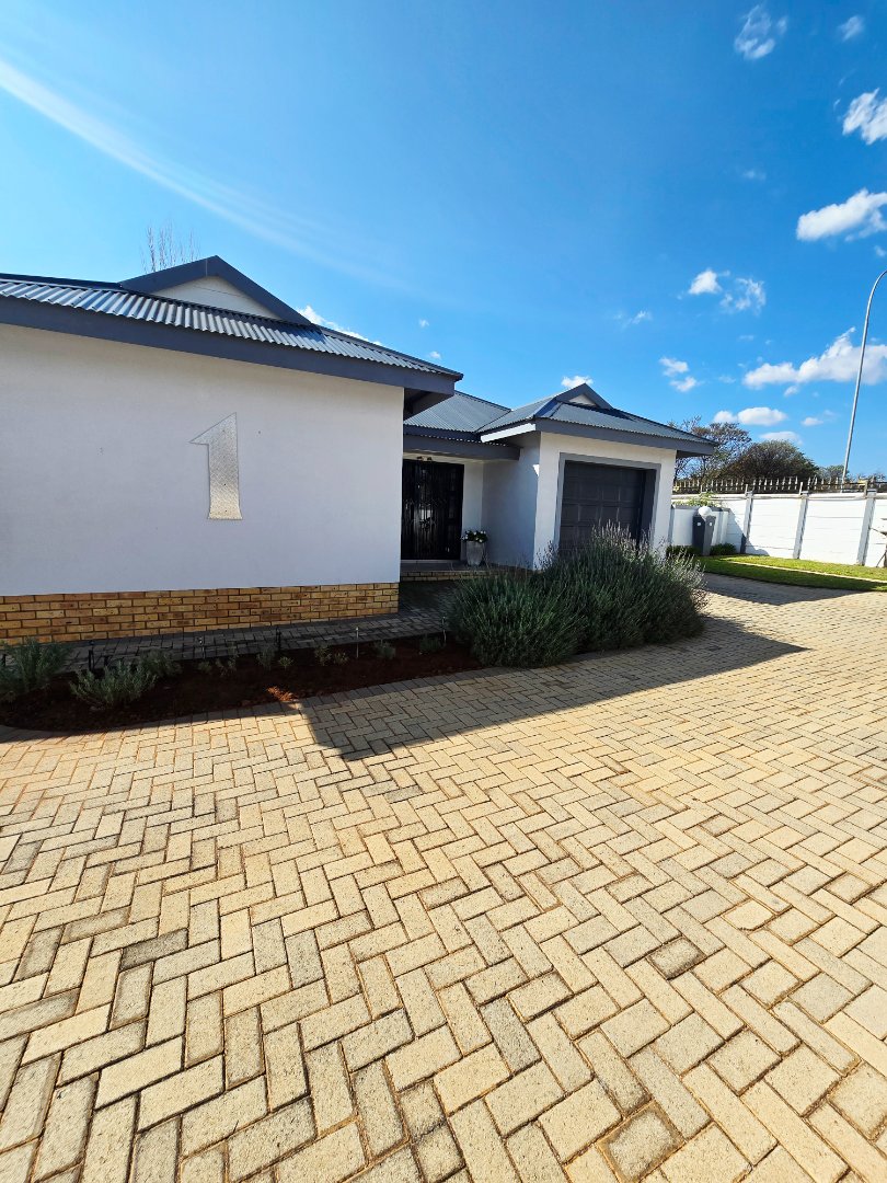 Commercial Property for Sale in Wilkoppies North West